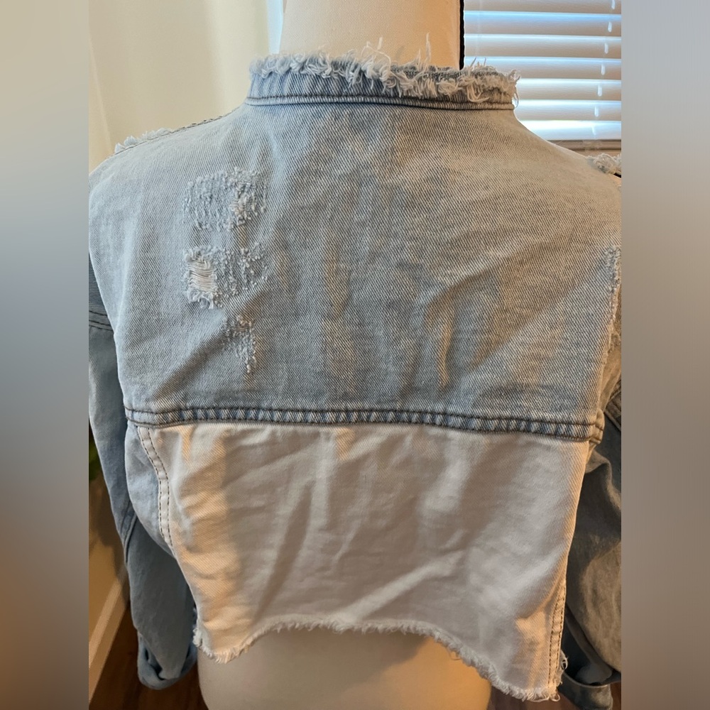 Cropped Colorblock Denim Jacket - Picture 2 of 6